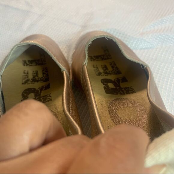 SOREL Women's Ella Slip-On Flats Size 75 in Rose Gold - Picture 11 of 11